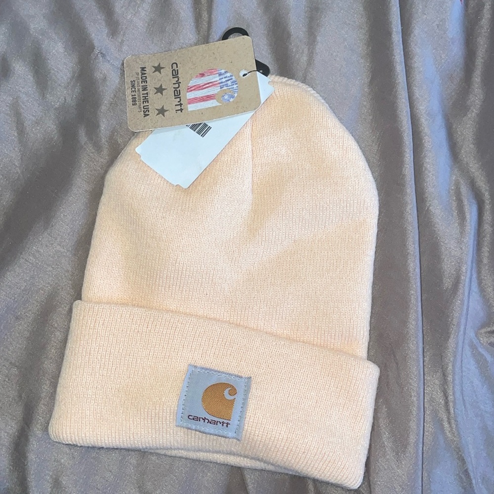 NWT Light Peach Carhartt Folded Beanie 🍑